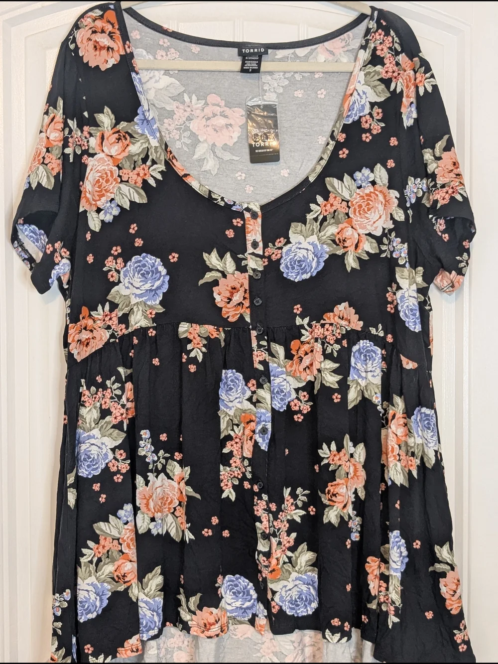 Torrid Plus Size Black Floral Patterned Shirt Sleeve Babydoll Shirt - Picture 2 of 11